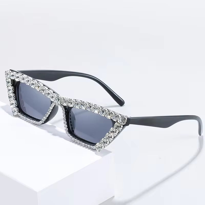 Luxury Diamond Decor Cat Eyes Icon Sexy Sunglasses Ladies 2022 Brand Design Female Hip Hop and Pop Music Sexy Sunglasses Women